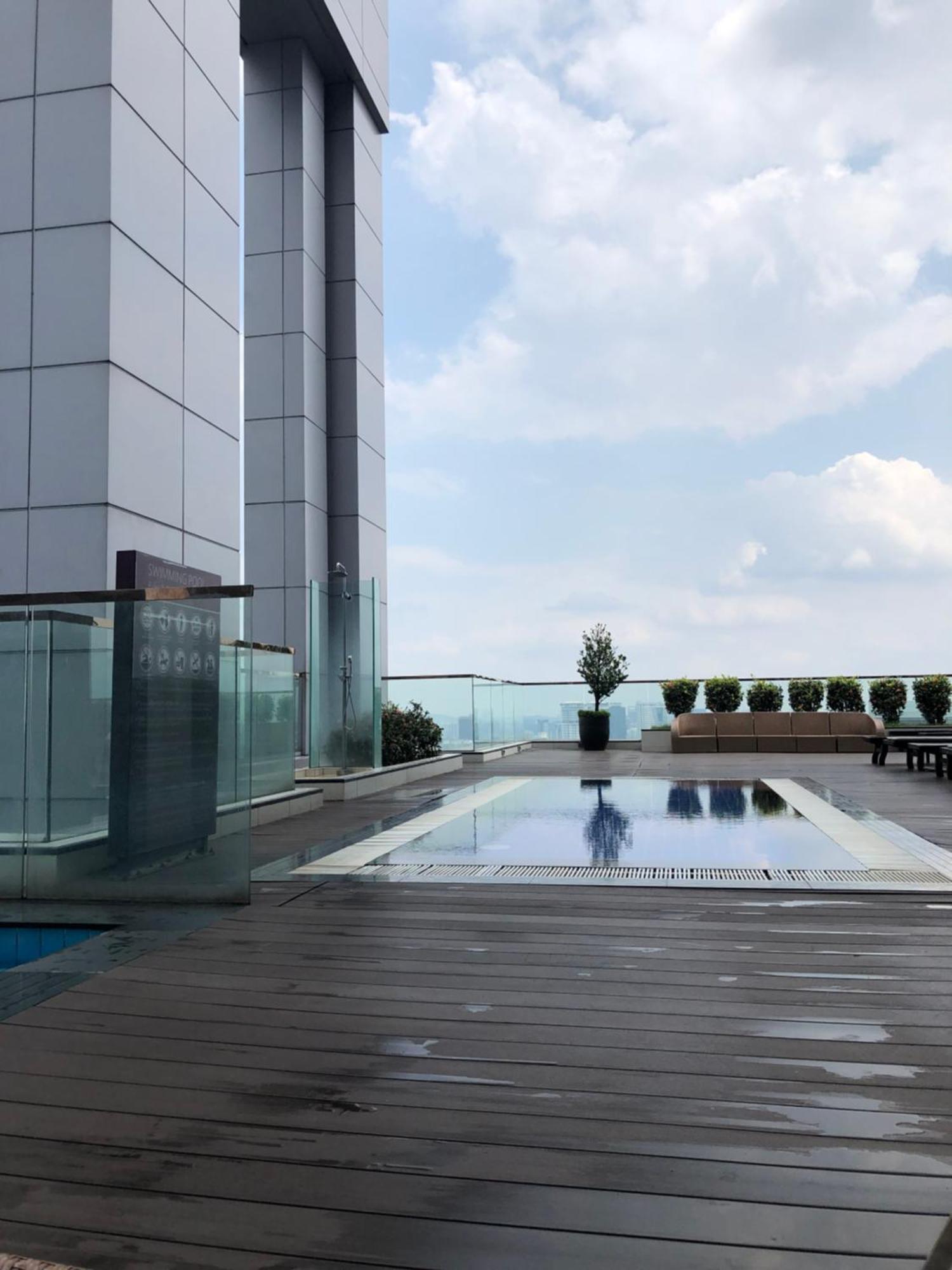 Amazing Pool By Platinum Suites Klcc กัวลาลัมเปอร์ ภายนอก รูปภาพ
